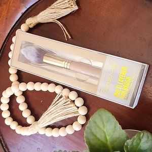 The CRÈME shop MULTI LAYERED PRO BRUSH PROFESSIONAL QUALITY NWT